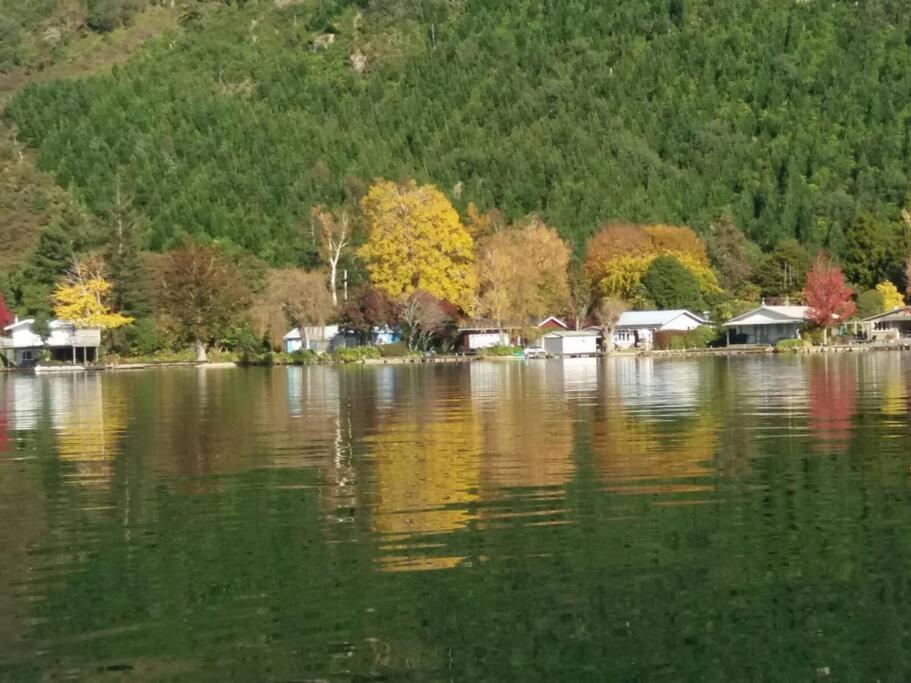 Lake Rotoiti Lakehouse Retreat Ροτόρυα Εξωτερικό φωτογραφία